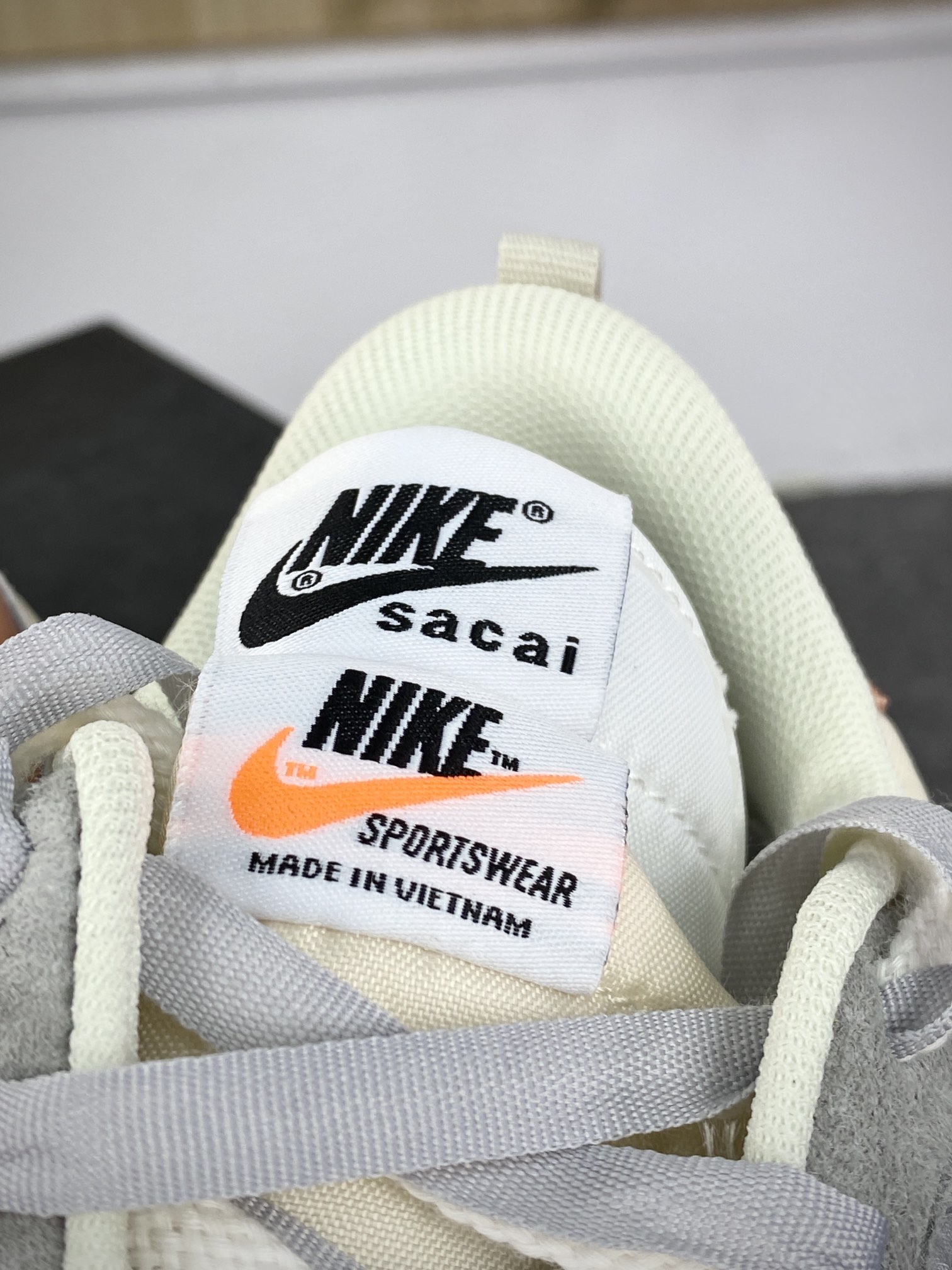 240 Sacai x Nike VaporWaffle 3.0"Beige/Grey/Red"系列慢跑鞋“厚布米黄灰红橙绿重叠双钩子”DD1875-107