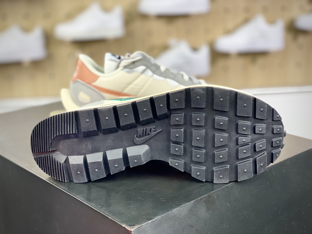 240 Sacai x Nike VaporWaffle 3.0"Beige/Grey/Red"系列慢跑鞋“厚布米黄灰红橙绿重叠双钩子”DD1875-107