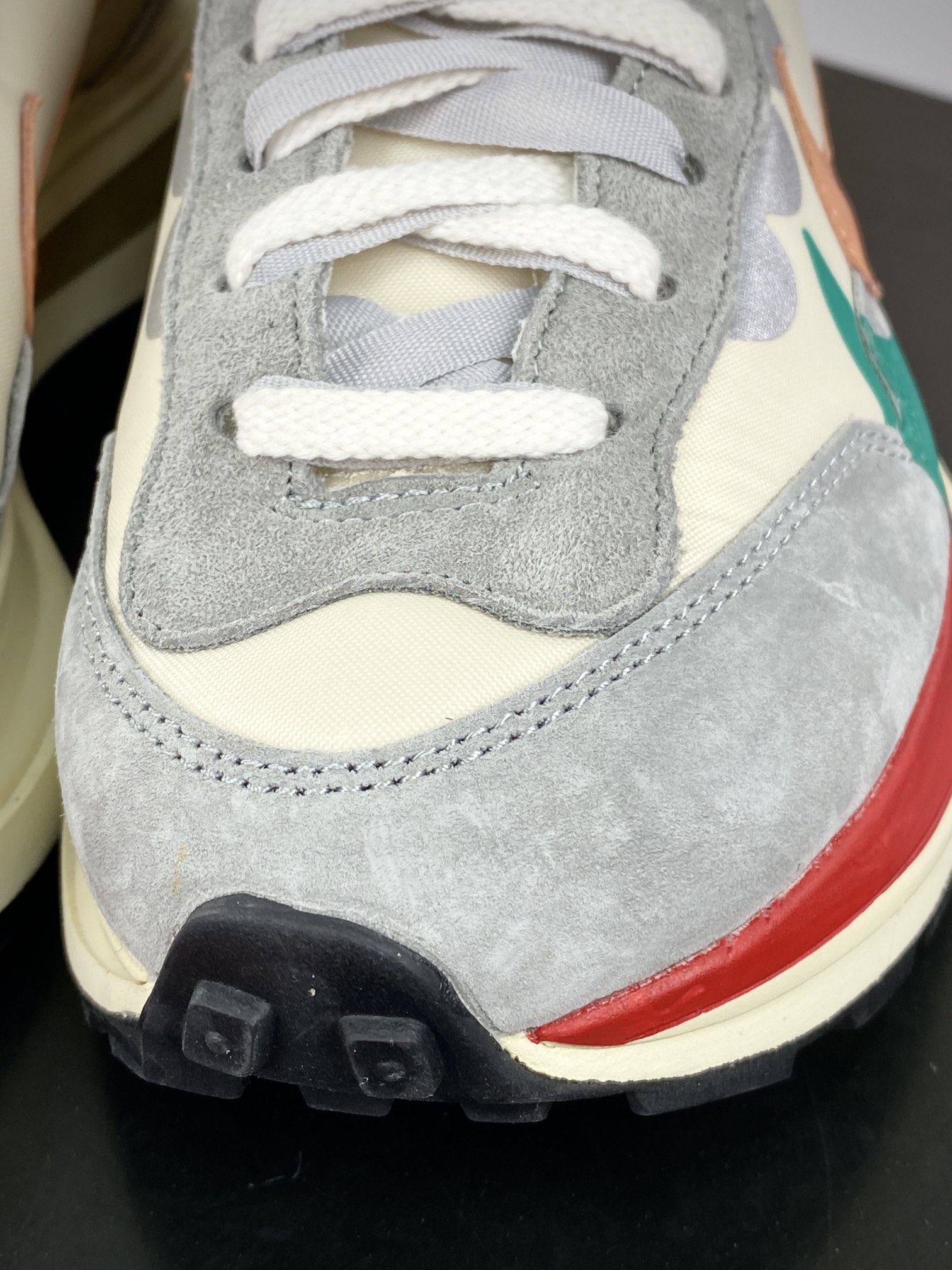 240 Sacai x Nike VaporWaffle 3.0"Beige/Grey/Red"系列慢跑鞋“厚布米黄灰红橙绿重叠双钩子”DD1875-107