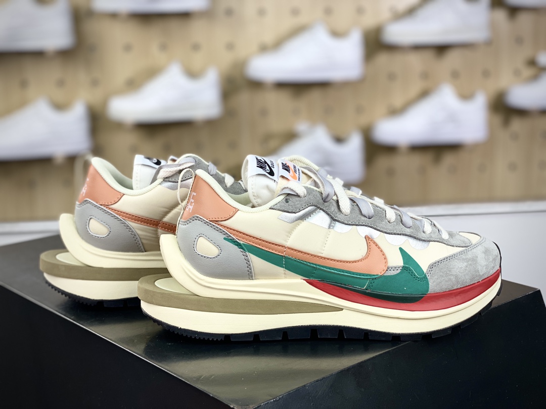 240 Sacai x Nike VaporWaffle 3.0"Beige/Grey/Red"系列慢跑鞋“厚布米黄灰红橙绿重叠双钩子”DD1875-107