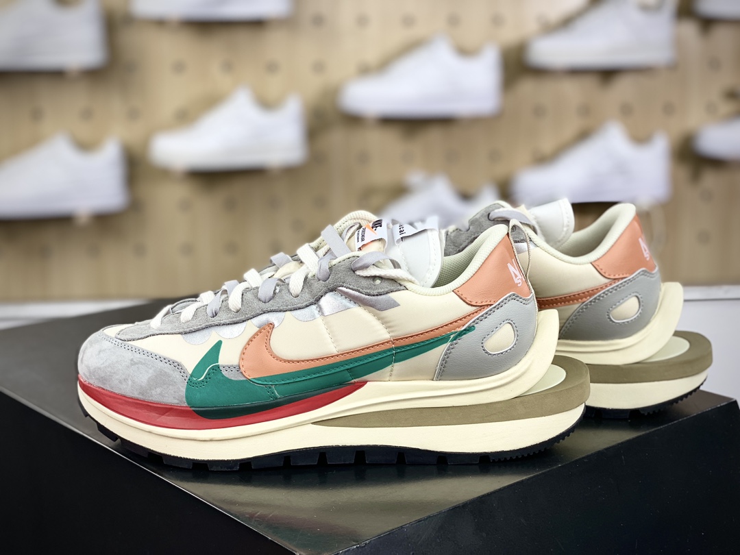 240 Sacai x Nike VaporWaffle 3.0"Beige/Grey/Red"系列慢跑鞋“厚布米黄灰红橙绿重叠双钩子”DD1875-107