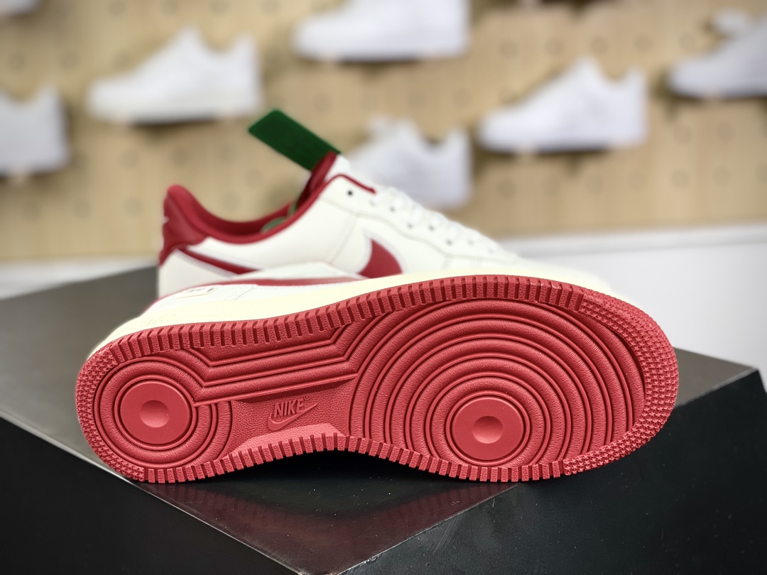 200 耐克Nike Air Force 1’07 Low”White University Red”空军一号板鞋“皮革白大学红电绣钩子”FV0392-101