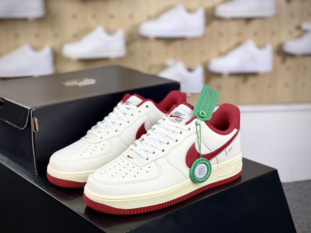 200 耐克Nike Air Force 1’07 Low”White University Red”空军一号板鞋“皮革白大学红电绣钩子”FV0392-101