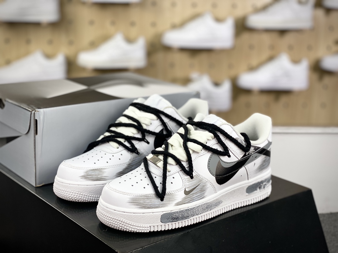 260 Nike Air Force 1’07 Low”White/Black/Graffiti”空军一号低帮经典板鞋“皮革白黑涂鸦绑绳”ZH0316-011