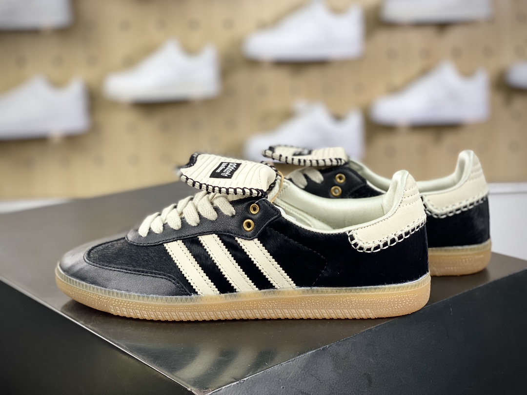 220 Wales Bonner x Adidas Originals Samba Classic”Black Pony”桑巴舞板鞋“联名黑米白马毛生胶底”IE0580