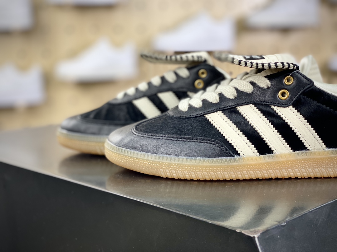 220 Wales Bonner x Adidas Originals Samba Classic”Black Pony”桑巴舞板鞋“联名黑米白马毛生胶底”IE0580