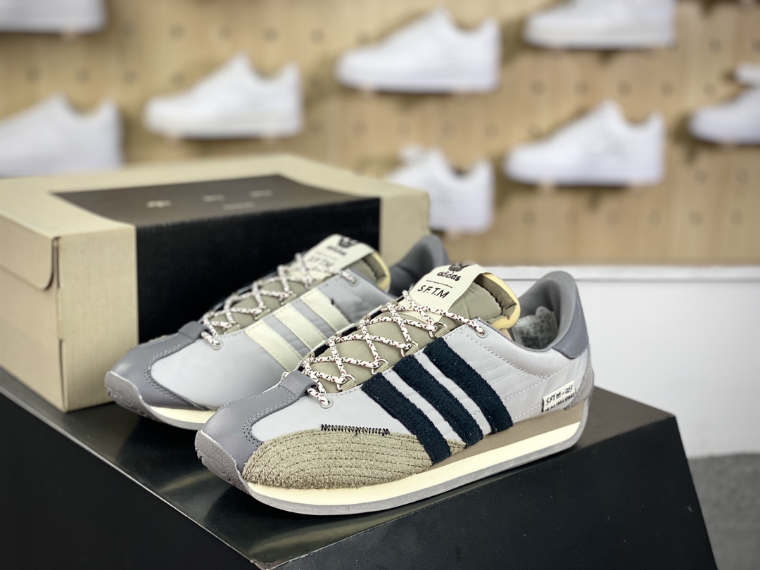 220 Song for the Mute x Adidas Country OG”Grey Black”SFTM-003系列低帮慢跑鞋“联名灰深灰黑”IH7519