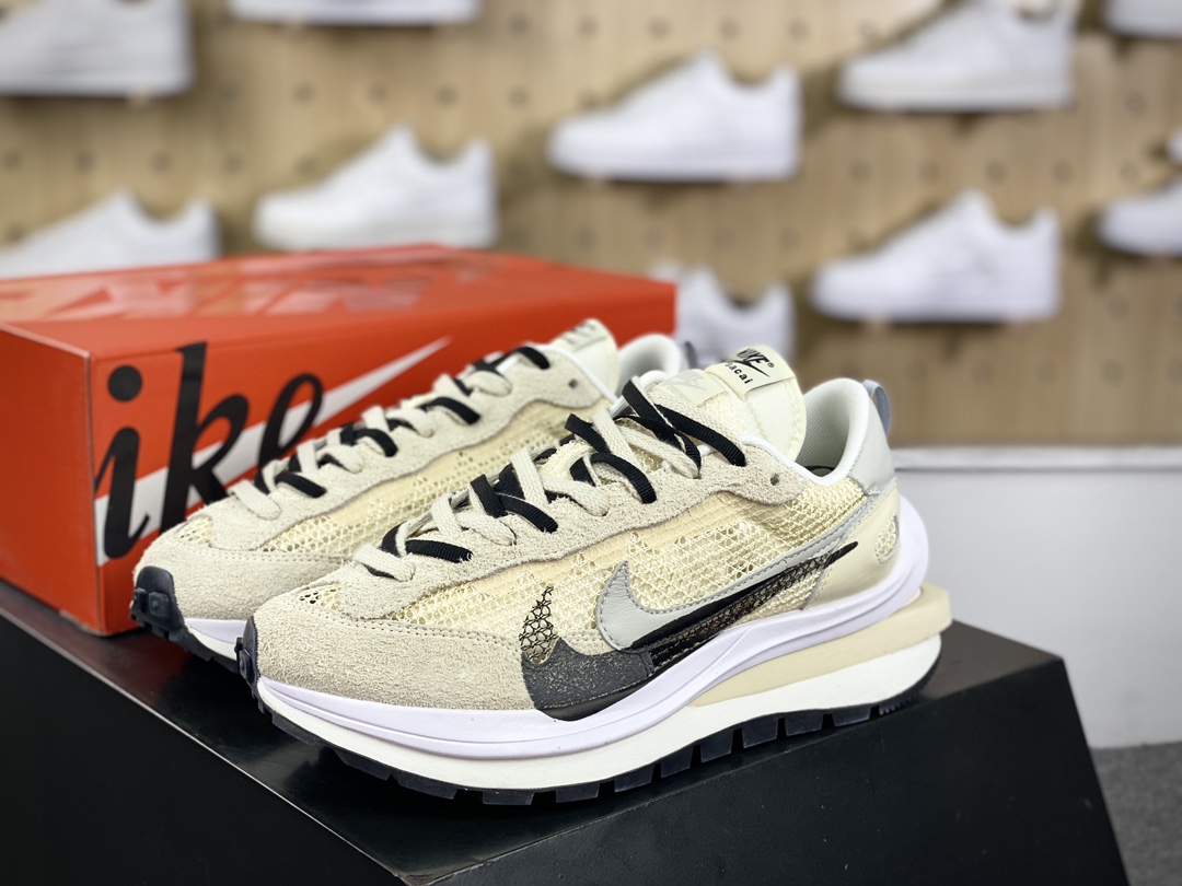 240 Sacai x Nike VaporWaffle 3.0″Khaki Black”系列改良慢跑鞋“网织浅卡其白黑重叠双钩子”CV1363-101