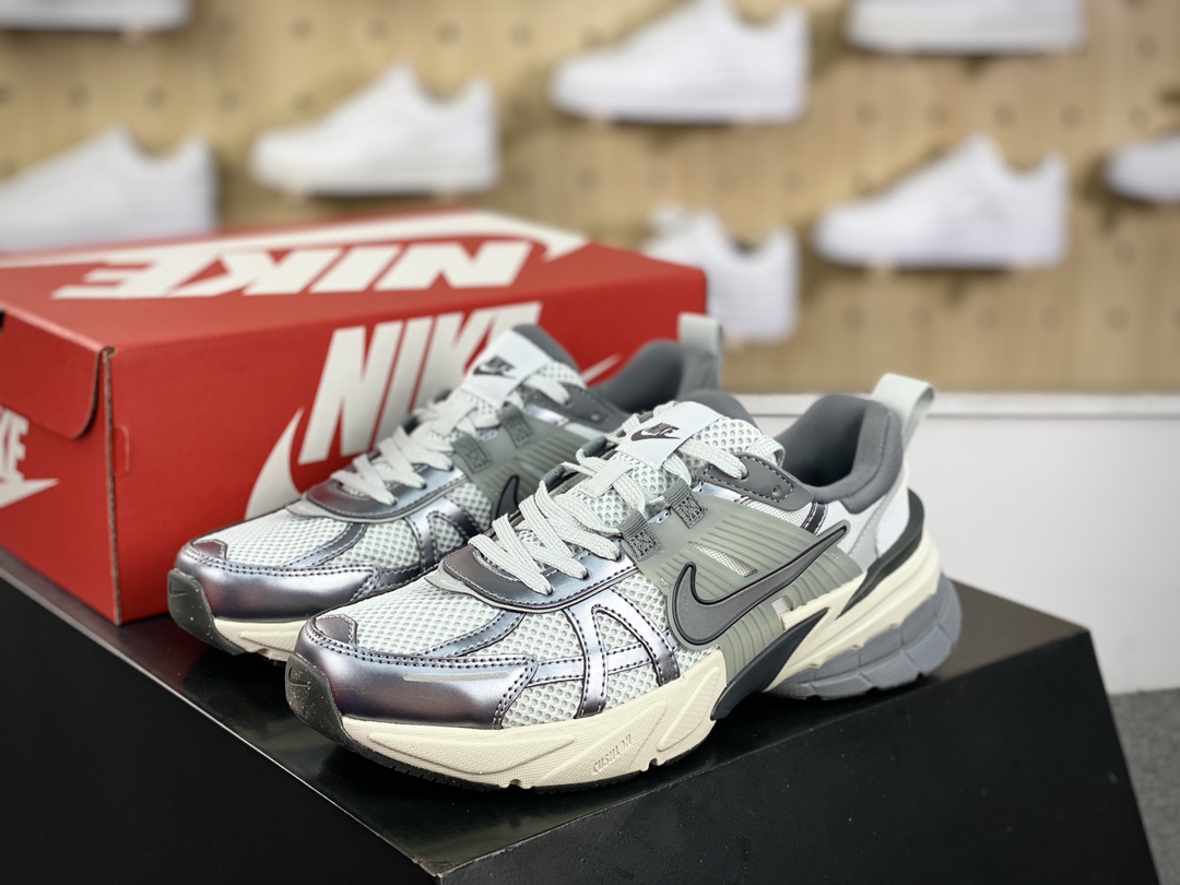 220 Nike Wmns V2K Runtekk Low”Titanium Steel Grey”复古潮慢跑鞋“钛钢灰”FD0736-003