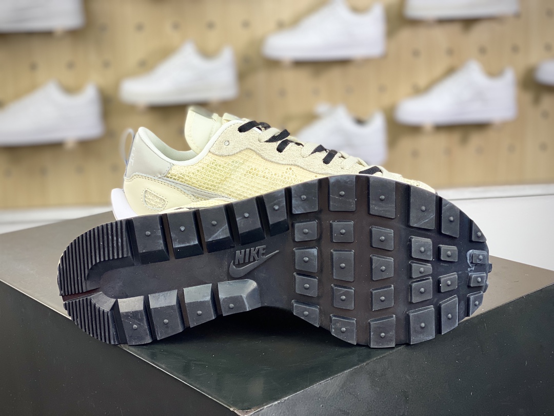 240 Sacai x Nike VaporWaffle 3.0"Khaki Black"系列改良慢跑鞋“网织浅卡其白黑重叠双钩子”CV1363-101