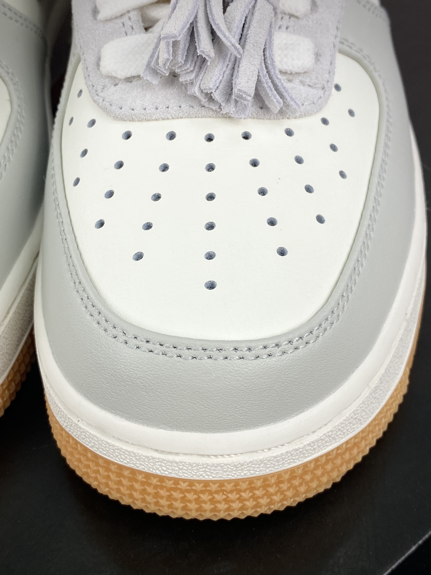 220 Nike Air Force 1’07 Low”Tassels Light Bone”空军一号系列板鞋“皮革米白卡其红缝线生胶底”HF5697-001