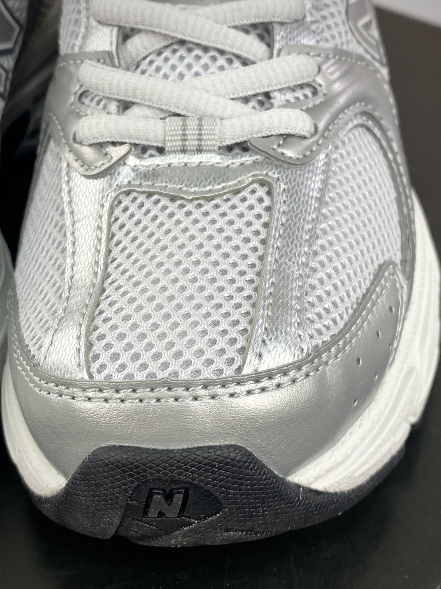 200 新百伦New Balance MR530系列低帮复古老爹风休闲运动跑步鞋“深灰银”MR530LG