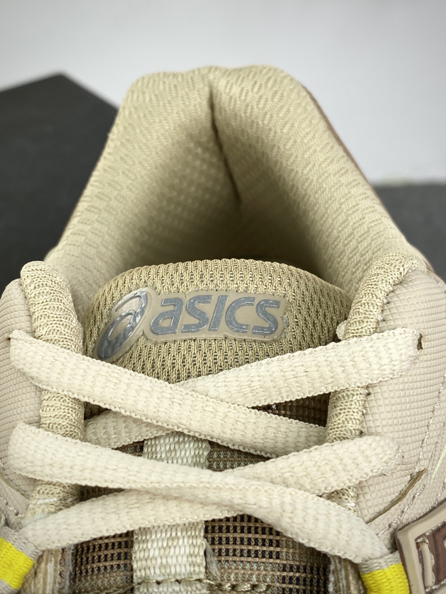 180 ASICS/亚瑟士 Tiger Gel-Kahana 8代系列低帮户外越野跑步鞋1012B645-200