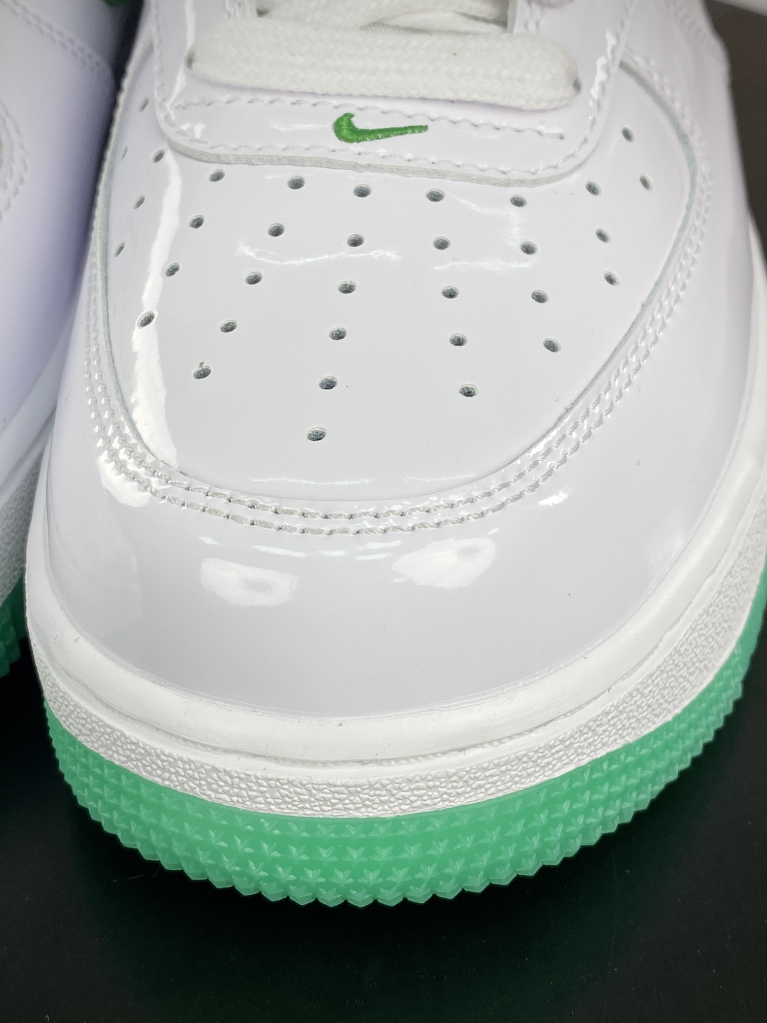 200 耐克Nike Air Force 1’07 Low Retro"White/BlUEMirror"空军一号板鞋“皮革白绿镜面”HF4864-094