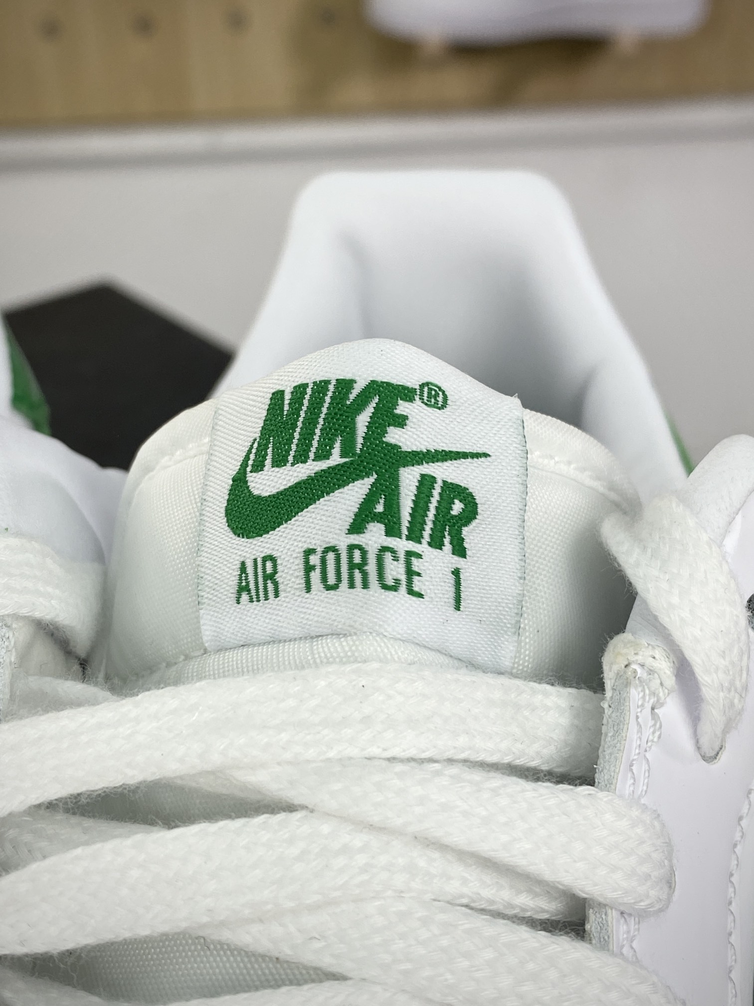 200 耐克Nike Air Force 1’07 Low Retro"White/BlUEMirror"空军一号板鞋“皮革白绿镜面”HF4864-094