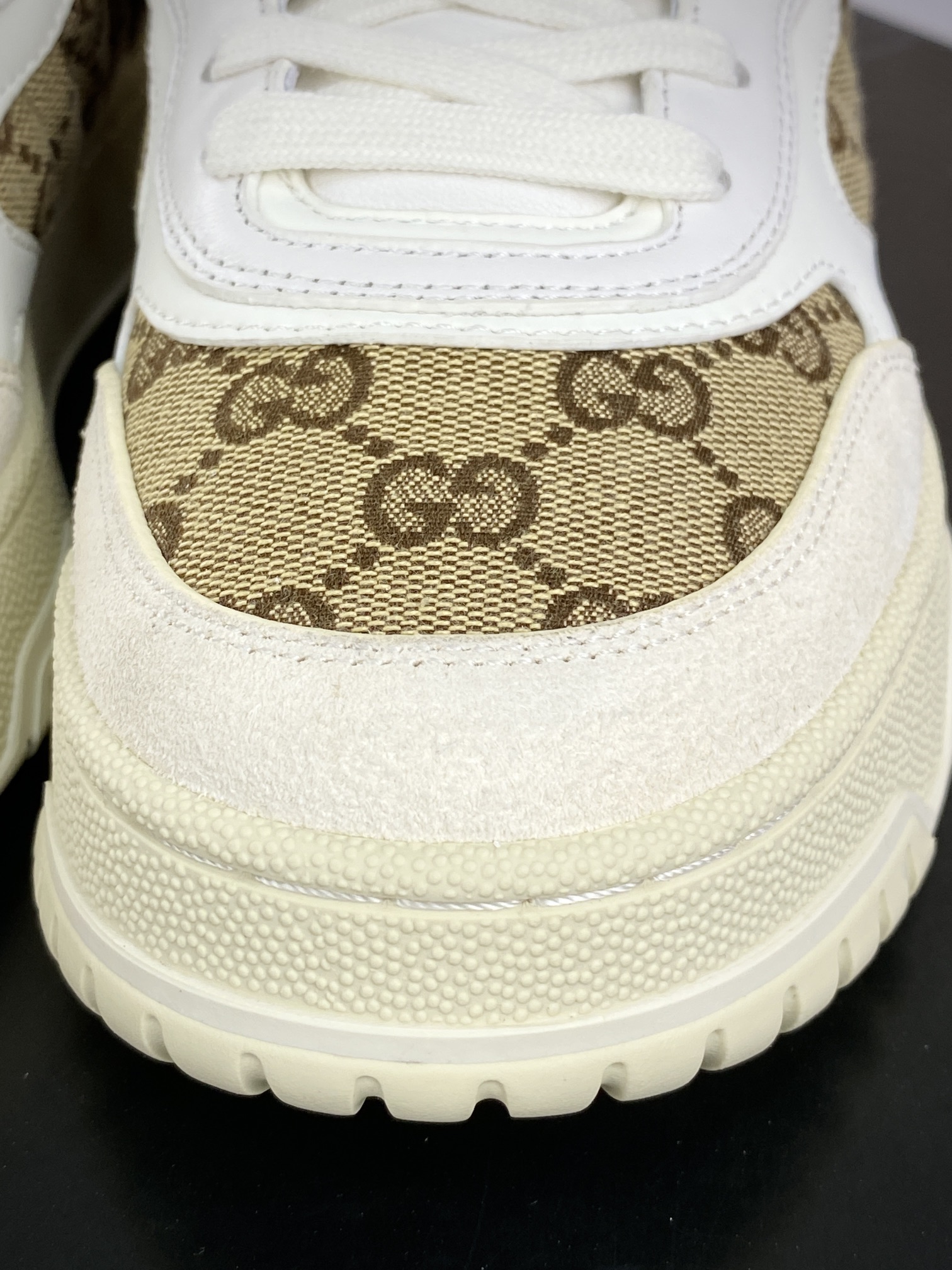 450 古驰Gucci Re-Web Leather Sneakers 系列低帮复古百搭训练板鞋“皮革米白乌木色GG红绿标牌”787476 AADHW 9573