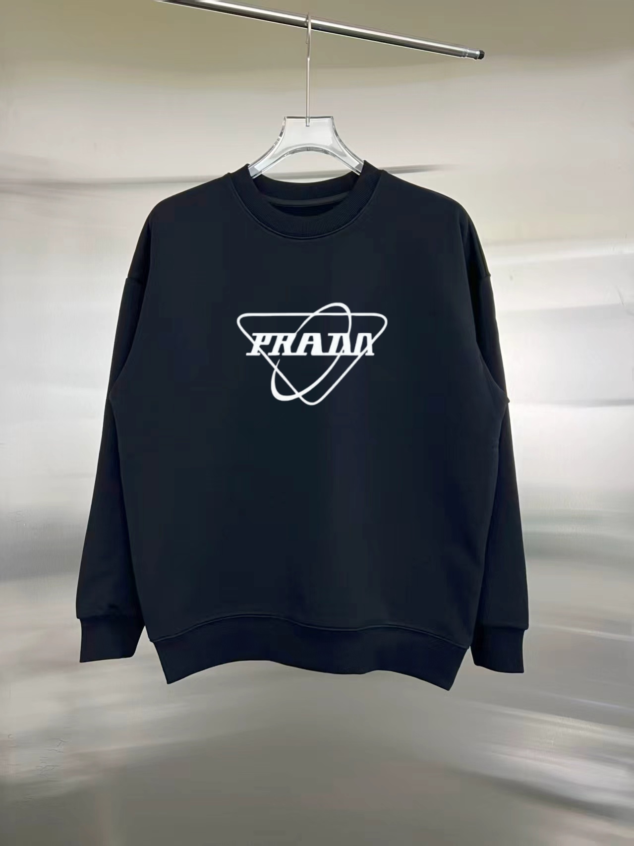 Prada長袖衛衣 - 高品質な純綿素材と立体感のあるデザイン