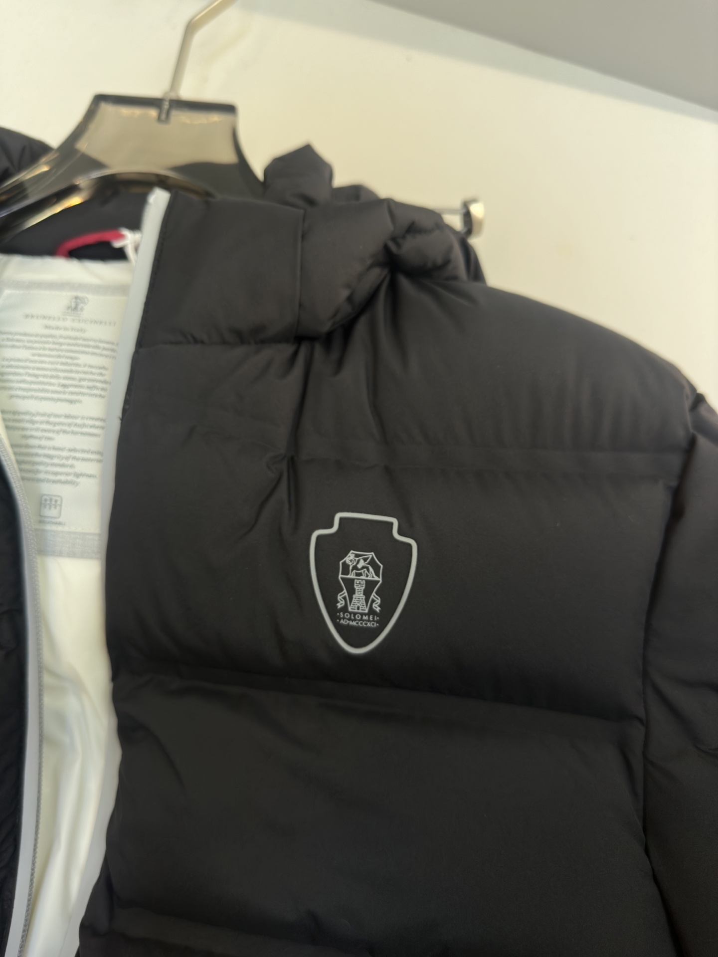 Brunello Cucinelli25秋冬款立领羽绒外套 BC这款外套采用高品质羽绒填充工艺，经多道工