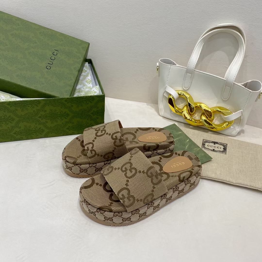 NO:238871,【】Shipping all year round, 300 colors】Gucci Gucci latest limited-edge thick-soled slippers. Top quality is available for sale. Purchase genuine products and develop. Material. Craftsmanship is consistent with the original version. The original upper is special printing process printing. The inner dyed sheepskin. The outsole Italian private molded sole. The size is 35-43M. Standard code. 41, 42, 43. It is customized and does not return or exchange. The bottom thickness is 5.5cm. Forefoot 4cm. Slippers. Gucci, gucci, slippers, sheepskin.19860909【】全年出货,300个色】古驰Gucci最新限量厚底拖鞋 .顶级品质发售 购入正品开发 . 材质.工艺与原版一致 鞋面原版特殊印刷工艺印花 内里透染羊皮 大底意大利私模大底 码数35-43M标准码 41,42,43又订做,不退换 底厚5.5cm 前掌4cm,拖鞋,gucci,gucci,slippers,sheepskin,Women's Shoes