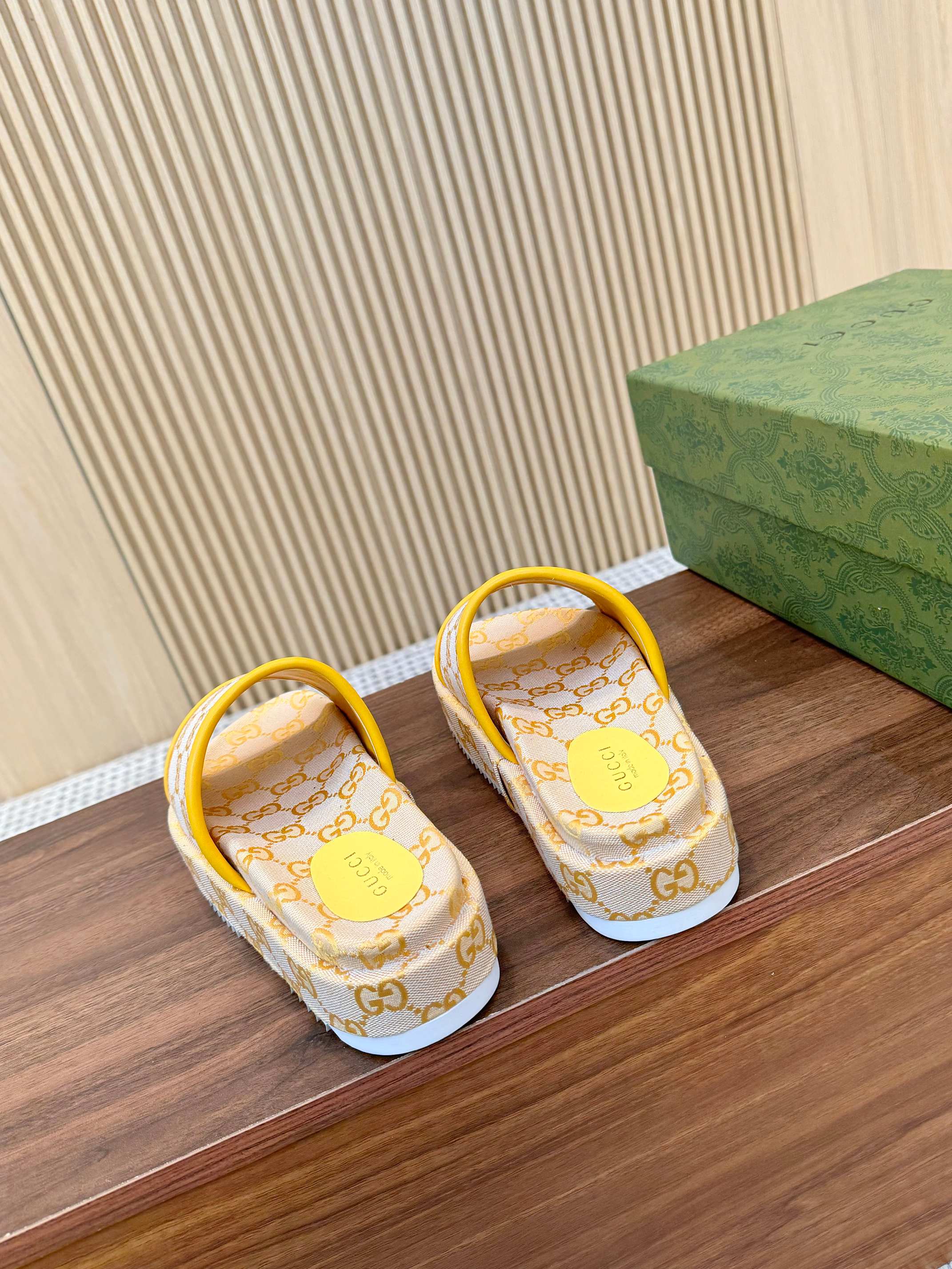Gucci Limited Edition Platform Slides Sandals with GG Print - Yellow 9 a1742909100581 4033