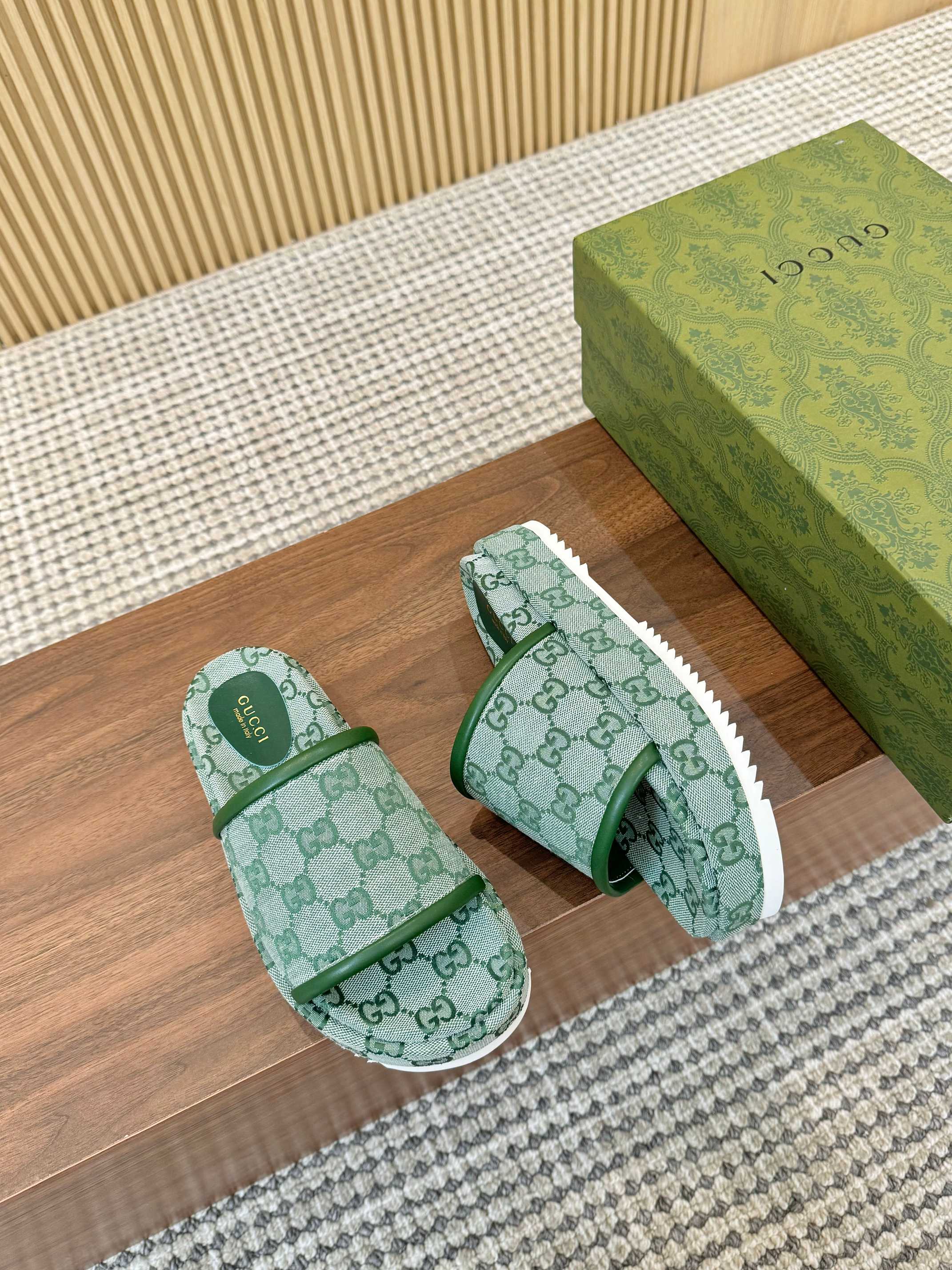 Gucci Limited Edition Platform Slides with GG Supreme Pattern - Comfortable & Stylish 5 a1742909113268 2602