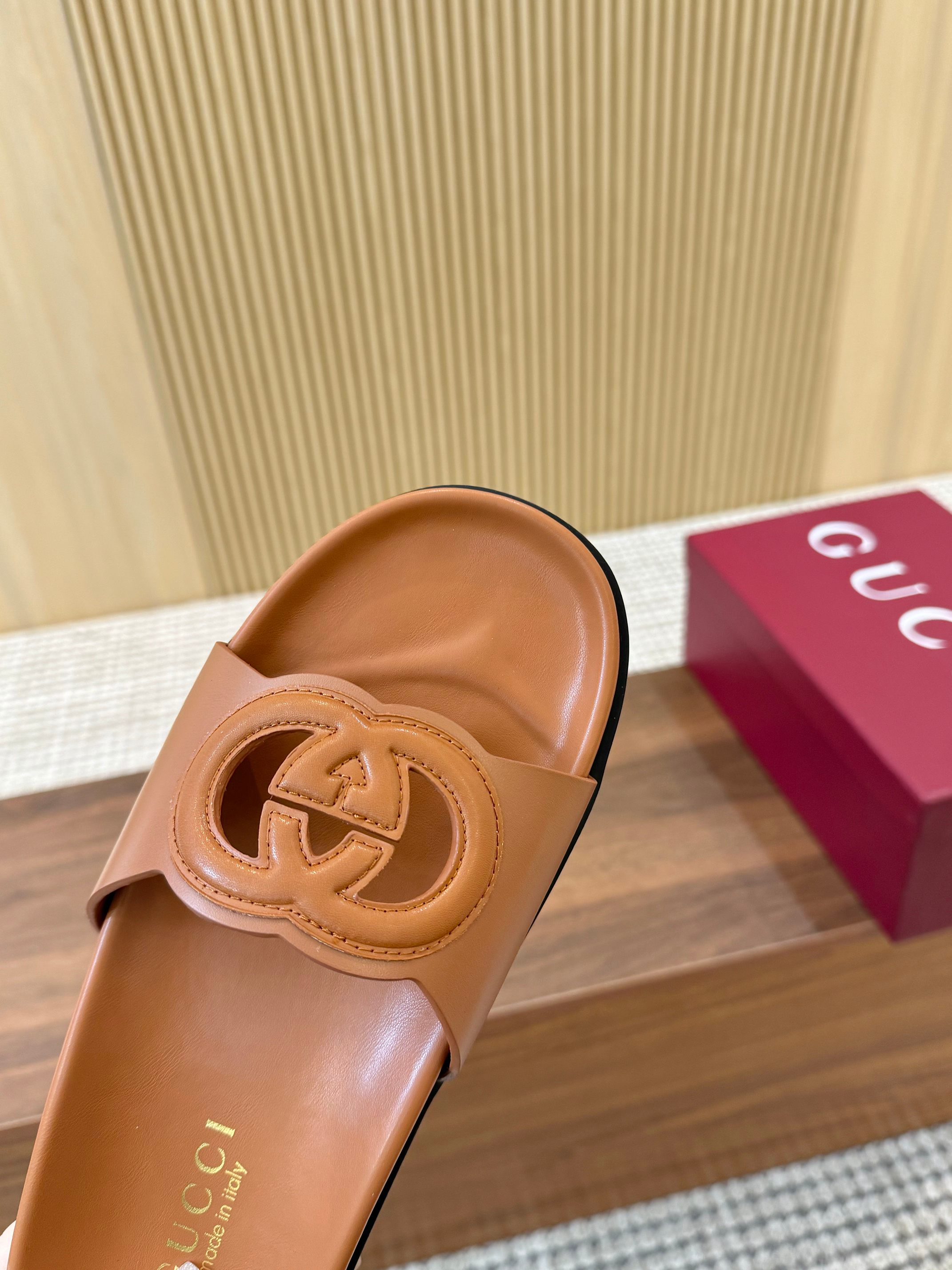 Gucci Interlocking G Leather Heeled Mules Slides Sandals Women 6 a1743926841126 1617