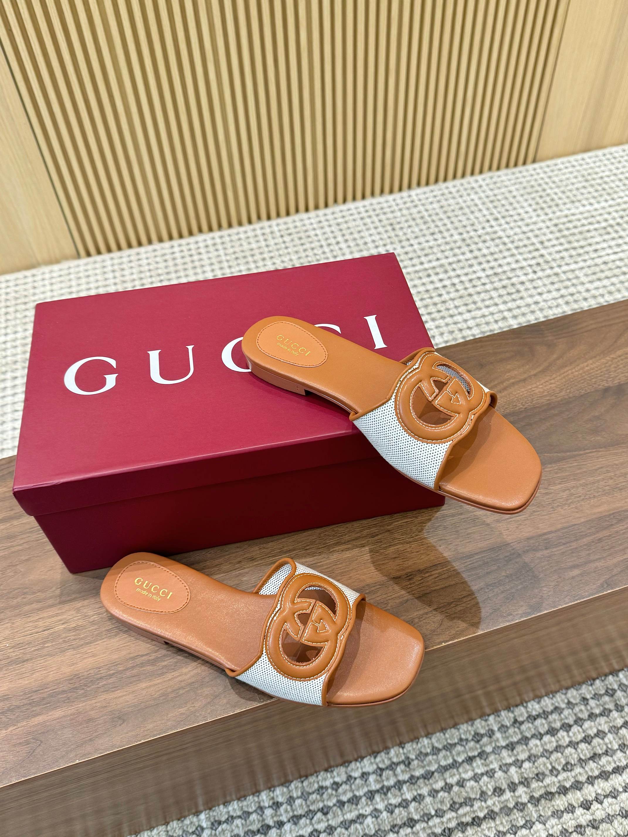 Gucci Interlocking G Leather Heeled Mules Slides Sandals for Women 6 a1744303694542 6156