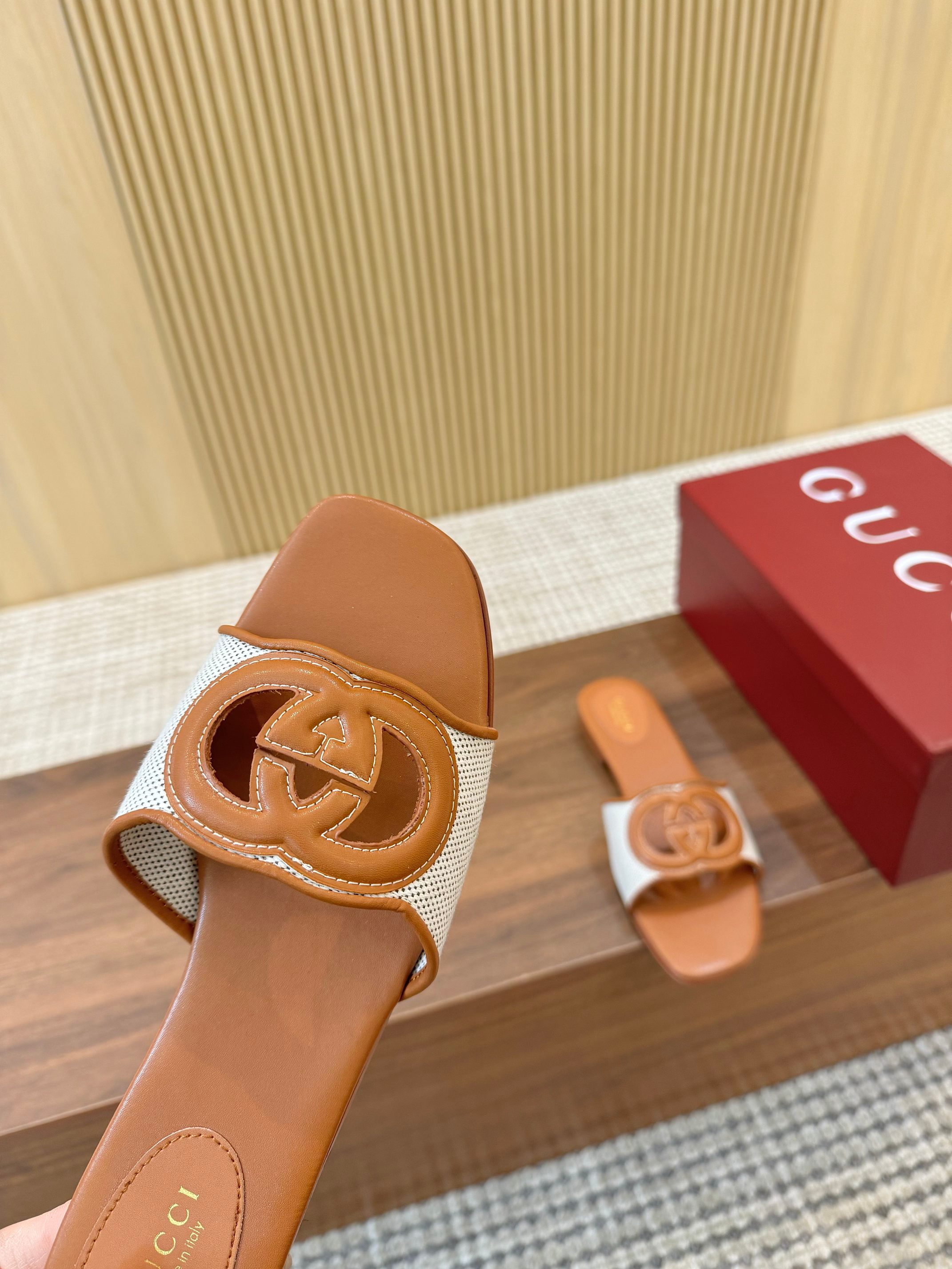 Gucci Interlocking G Leather Heeled Mules Slides Sandals for Women 9 a1744303696415 0084