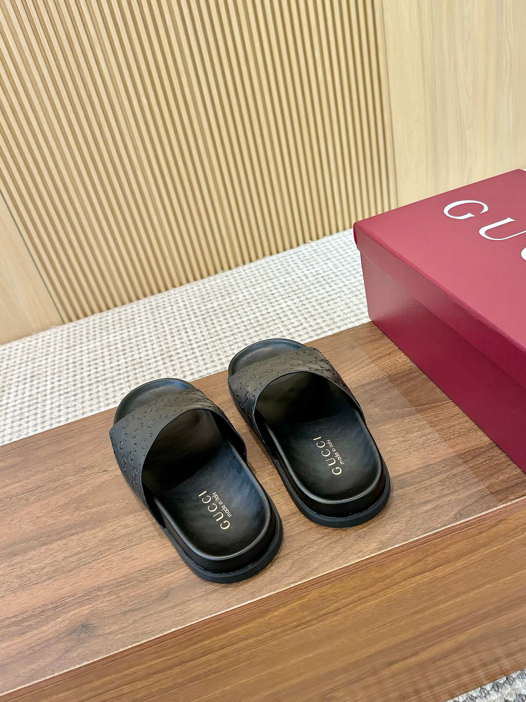 Gucci Interlocking G Embossed Leather Heeled Mules Slides Sandals 9 a1745662135516 4610