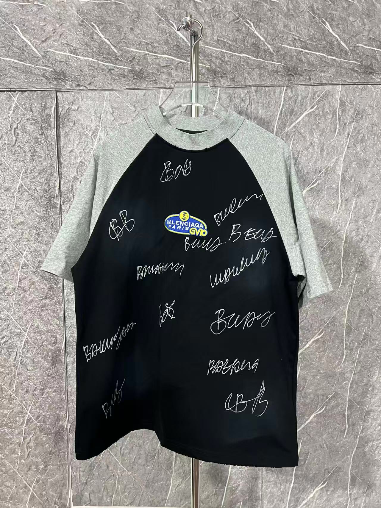 P105 Balenciaga nuevo camiseta de graffiti pintado a mano con paneles, algodón puro 320 gramos, lavado pesado, rasgado …