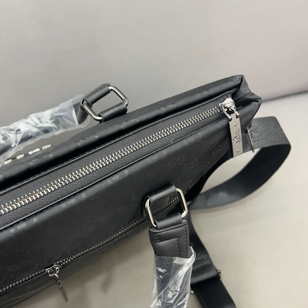 Gucci Canvas GG Briefcase Male Bag: High-Quality, Classic Design, Dustproof, 28x38cm - 图片 6