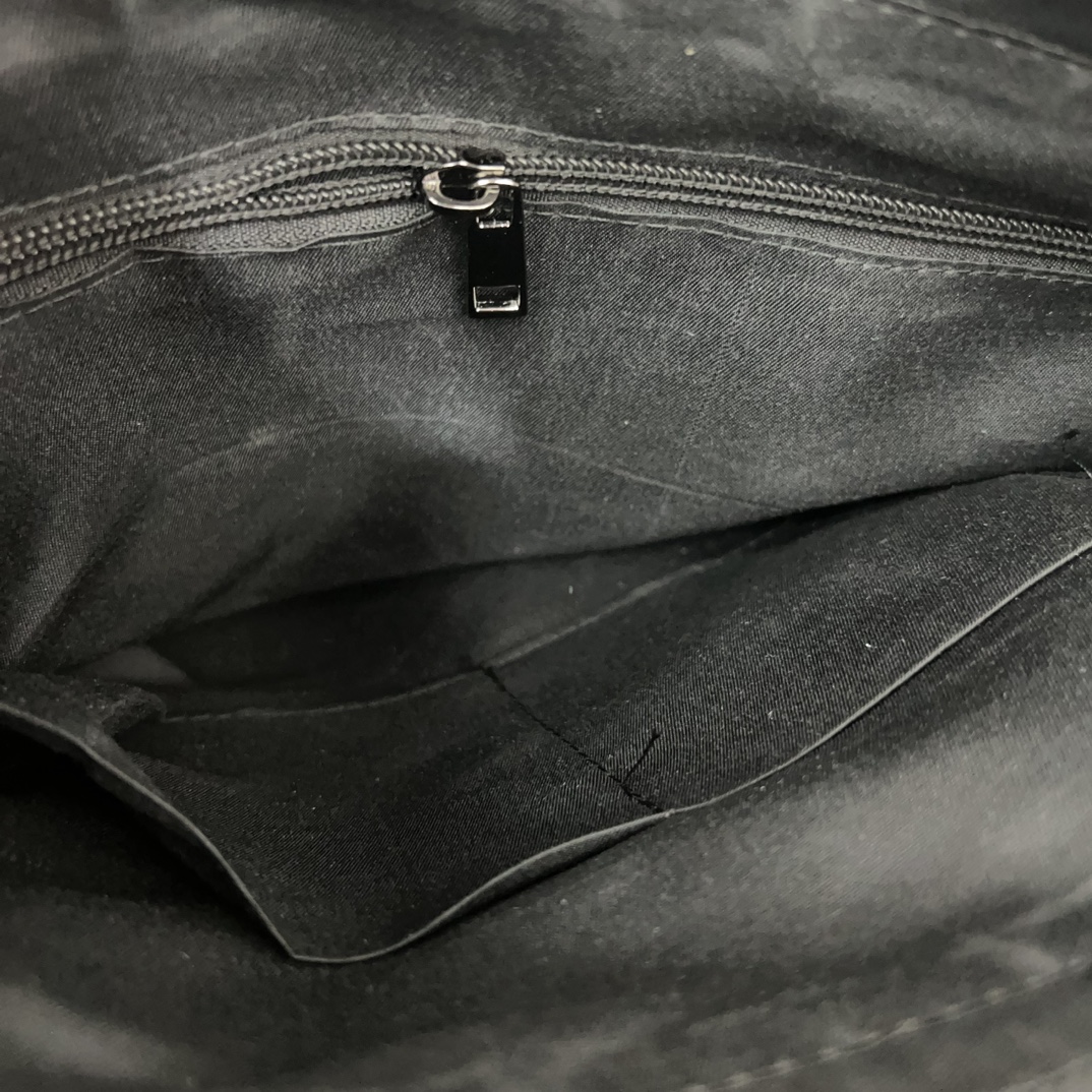 Gucci Canvas Briefcase: High-quality Male Bag with Classic Design and Dust Bag. - 图片 9