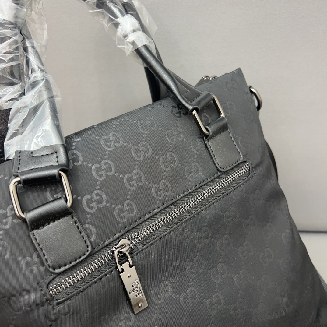 Gucci Canvas Briefcase: High-quality Male Bag with Classic Design and Dust Bag. - 图片 4