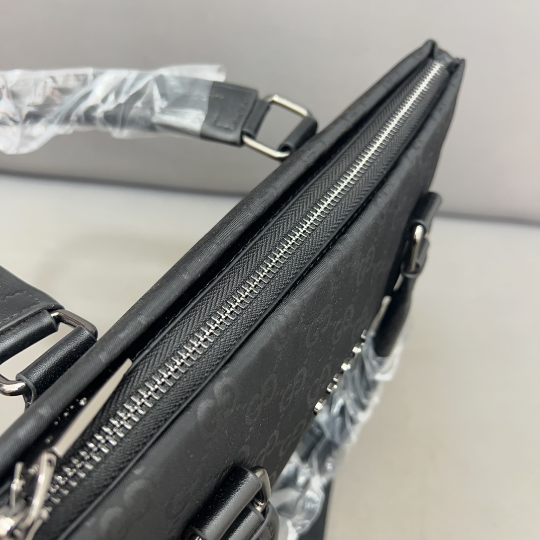 Gucci Canvas Briefcase: High-quality Male Bag with Classic Design and Dust Bag. - 图片 8