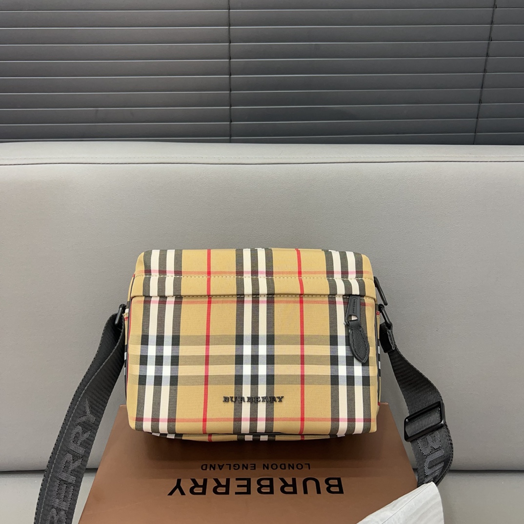 Burberry Taschen Umhängetaschen  & Schultertaschen Mit Diamanten besetzt Männer