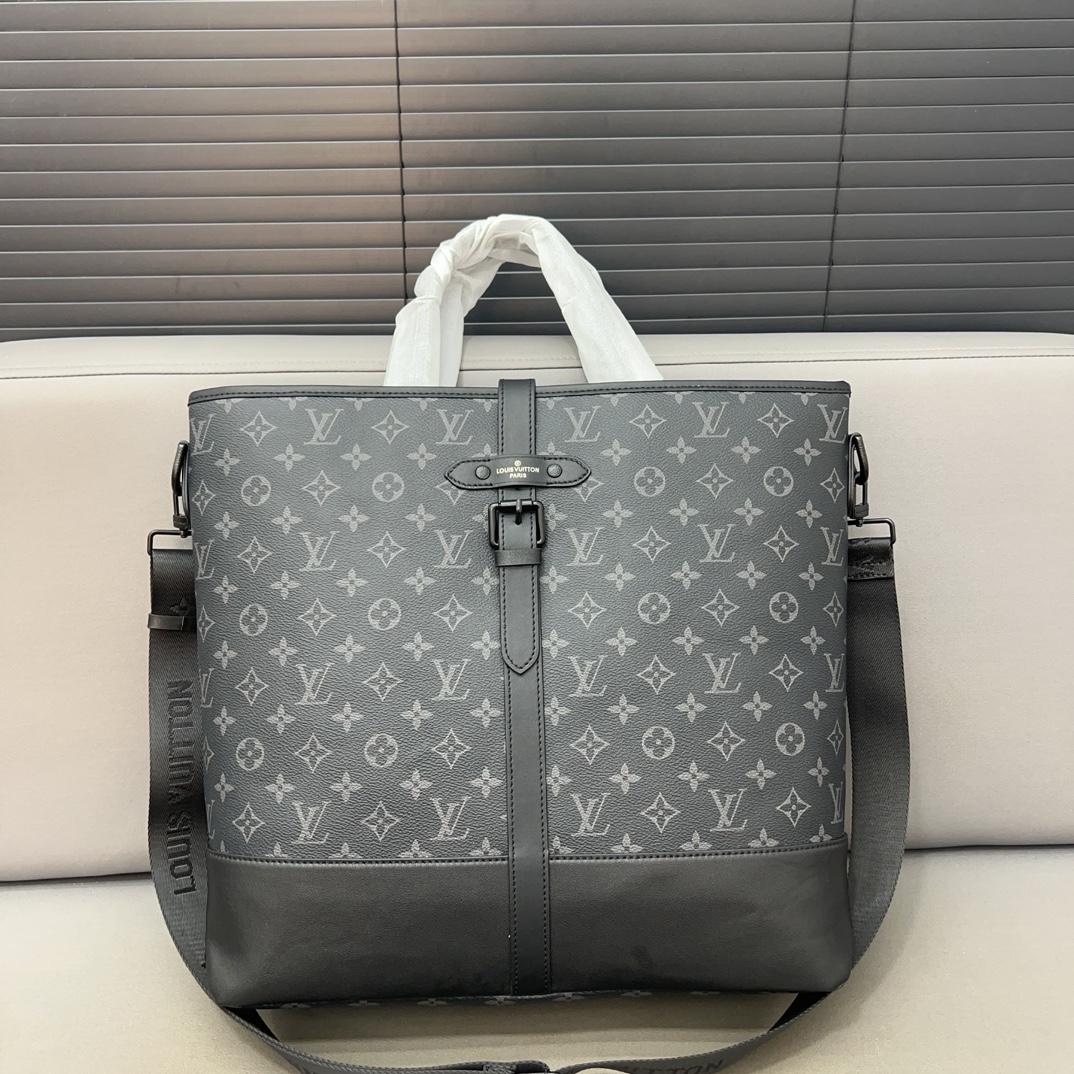 Louis Vuitton LV Saumur Taschen Handtaschen Umhängetaschen  & Schultertaschen Tragetaschen Schwarz Mit Diamanten besetzt Männer