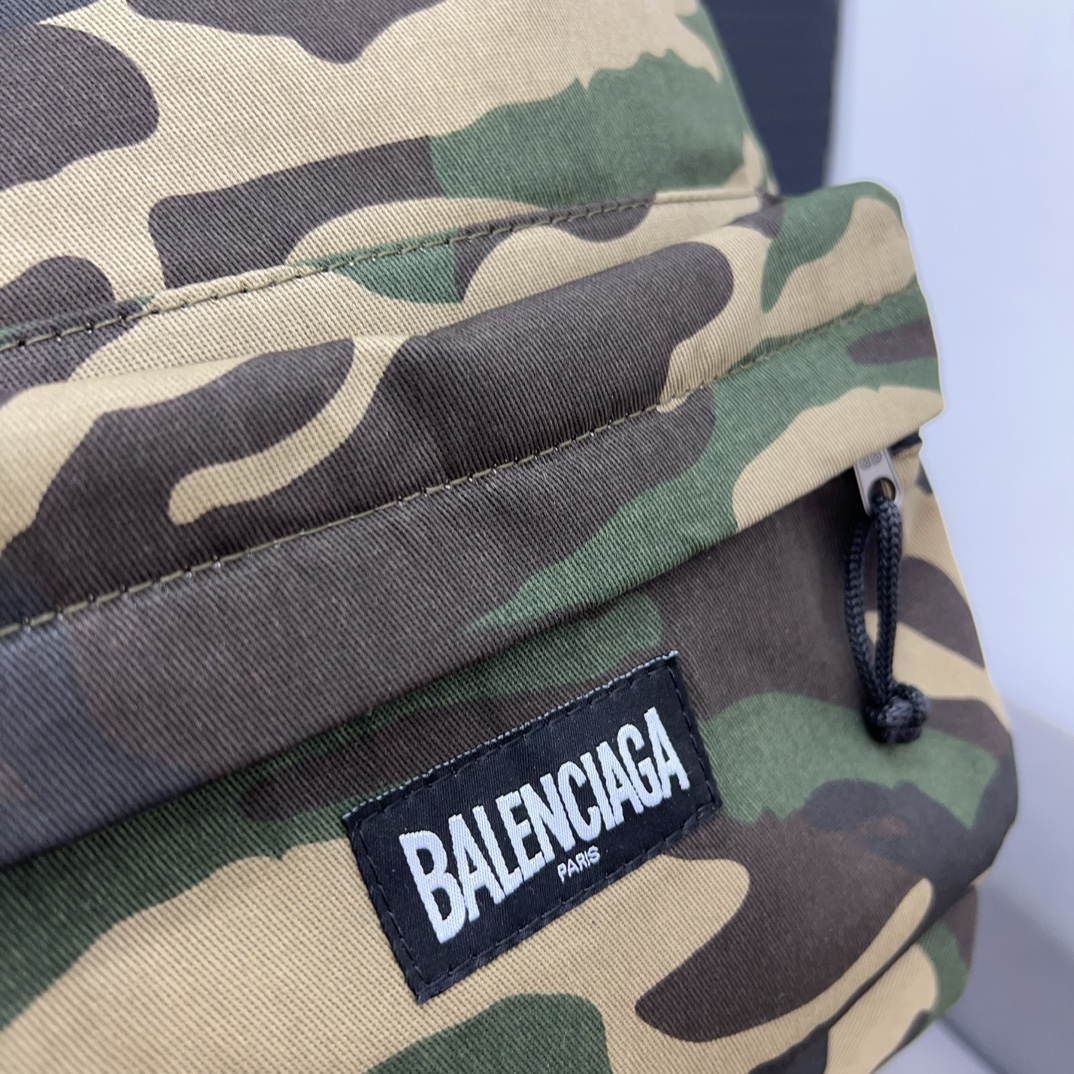 “Balecntaga Family Paris Backpacks: Classic Re-Engraved Design with Original Plant Fabric, Dustproof Bags.” - 图片 5