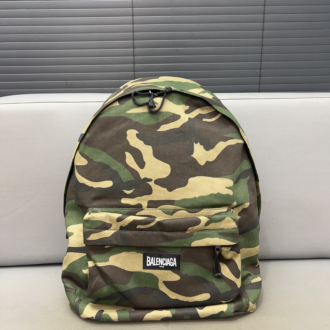 “Balecntaga Family Paris Backpacks: Classic Re-Engraved Design with Original Plant Fabric, Dustproof Bags.” - 图片 1