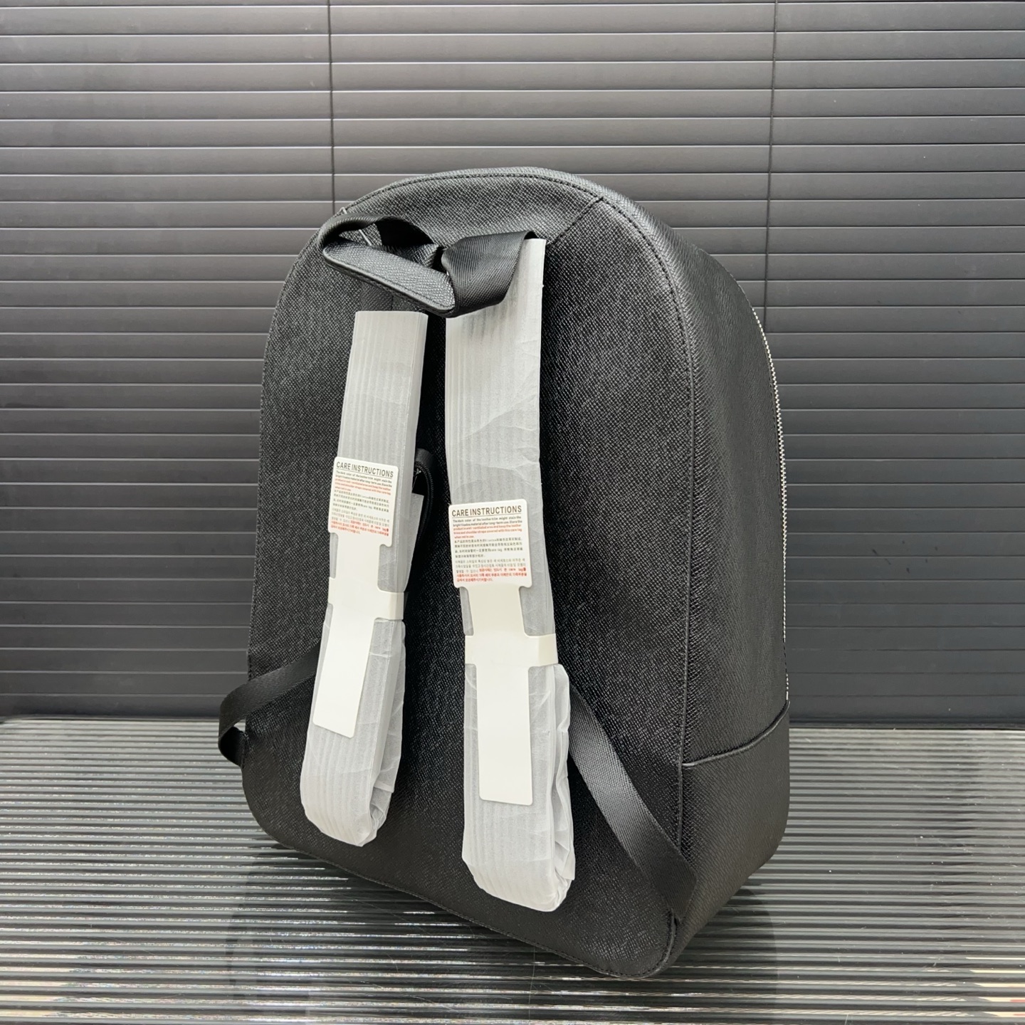 Louis Vuitton Alex Backpack: Classic Style & Durable Design - Perfect for Men 4 i1737276093302 6822 0 2