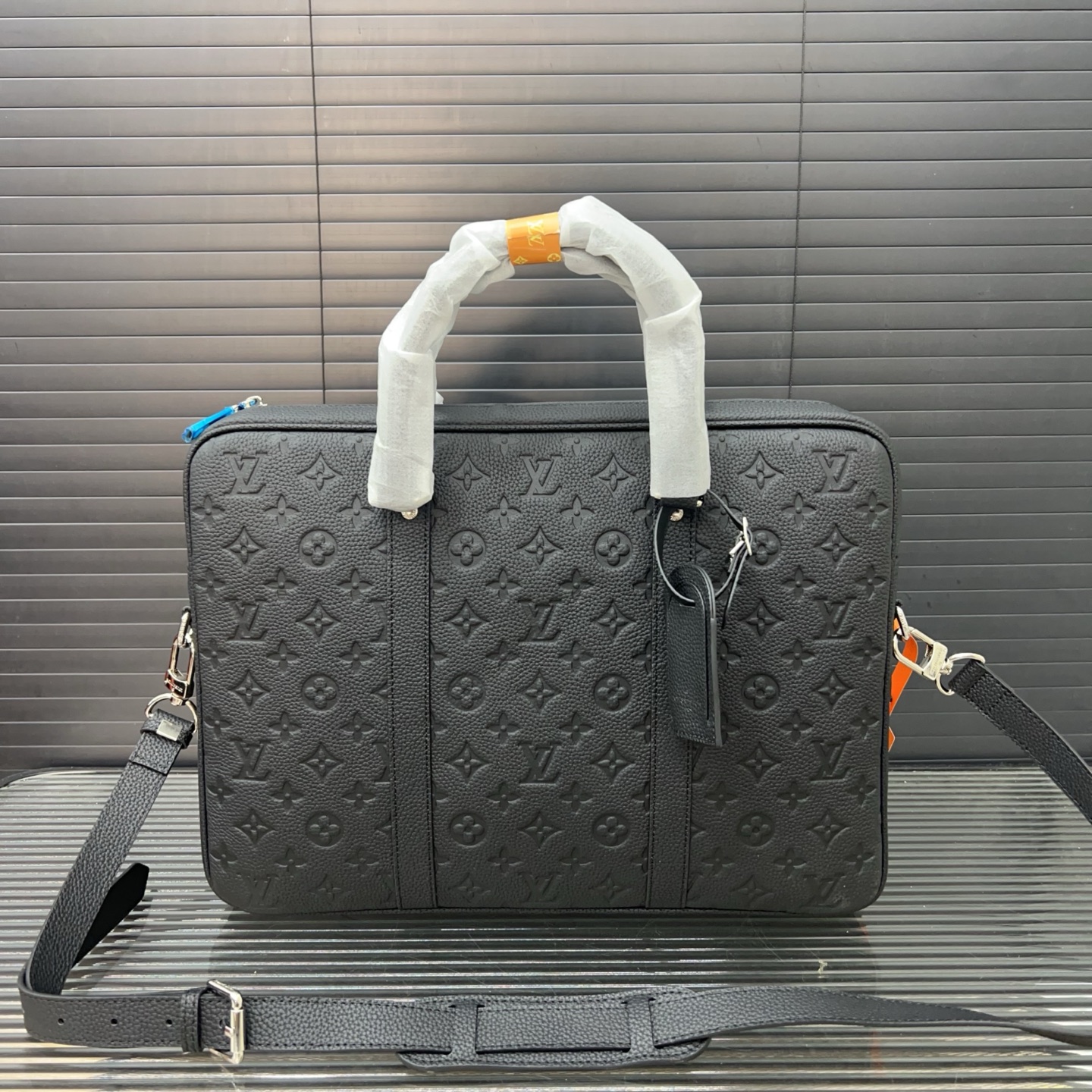 Louis Vuitton Sac Business en Cuir Taurillon Monogram Éclipse Noir