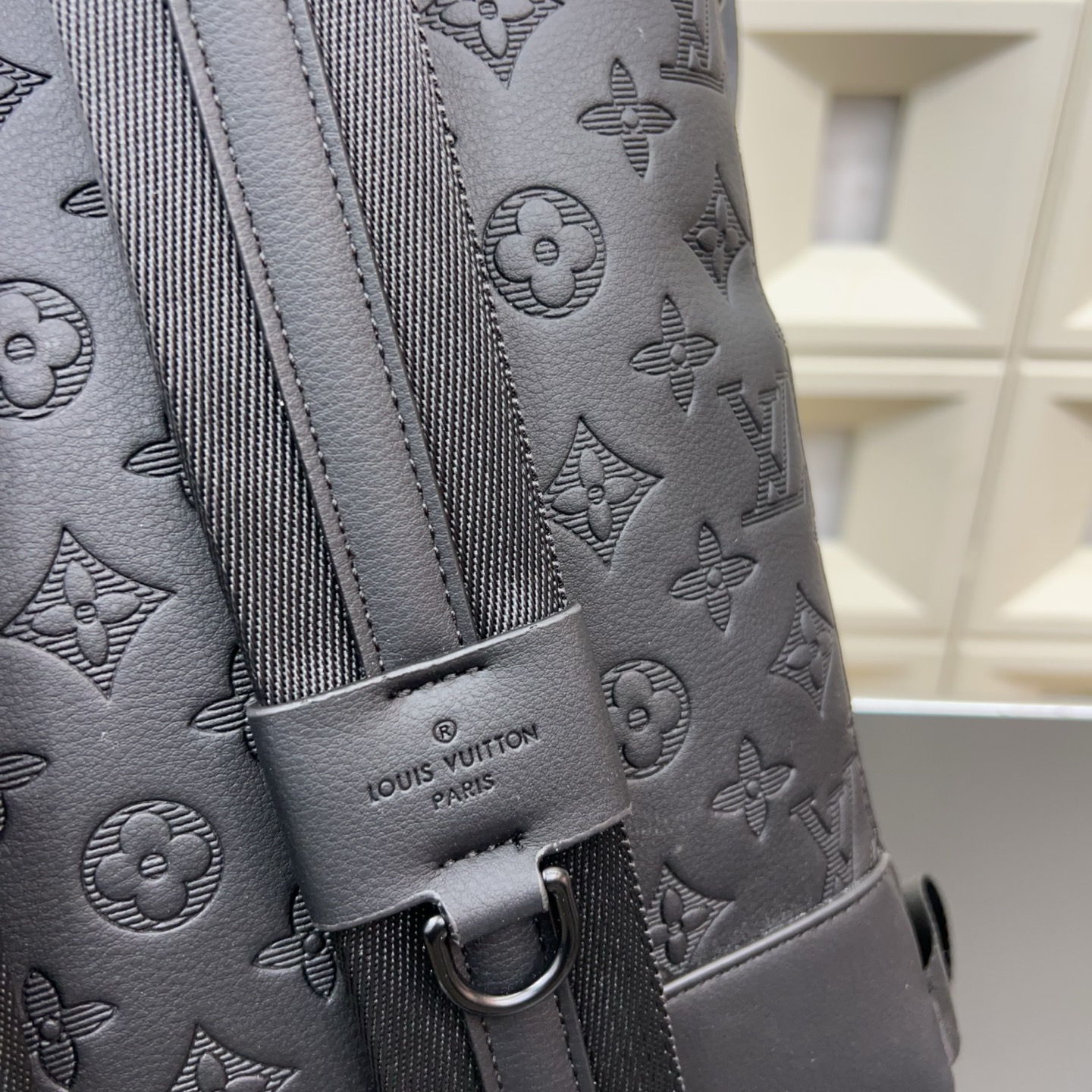 P205 Louisvuitton 路易威登
Lv Getaway 老花双肩包 大容量男士背包 书包 经典百搭 实物拍摄  配送防尘袋 50 x 30 cm。