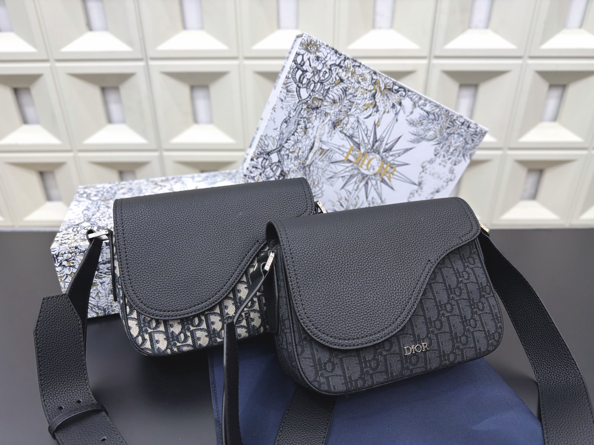 P188 Dior Dior | Saddle Bag Saddle Jacquard Flip Messenger Bag Shoulder Crossbody Bag Star Item Made Of High-quality Materials High-end Quality Delivery Gift Box Specifications: 23 X 18cm