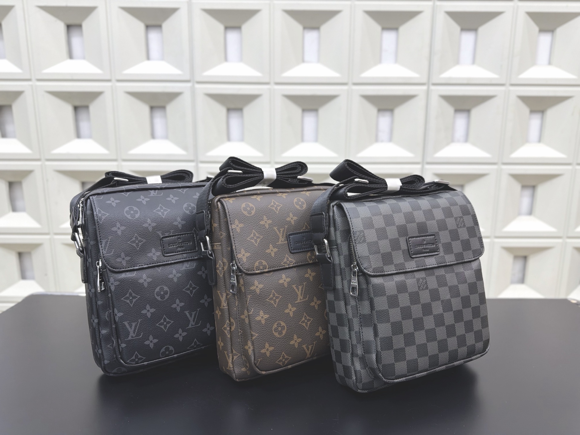 P173 Louisvuitton Louis Vuitton | Lv Flip Messenger Bag Men's Crossbody Bag Actual Photo Fabric Delivered Dust Bag 23 X 26 Cm