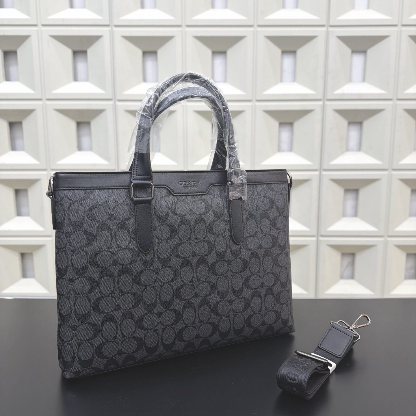 _dlq9s4u-X9jXv0yCgHN69i-MABKMp2UddI5G75g