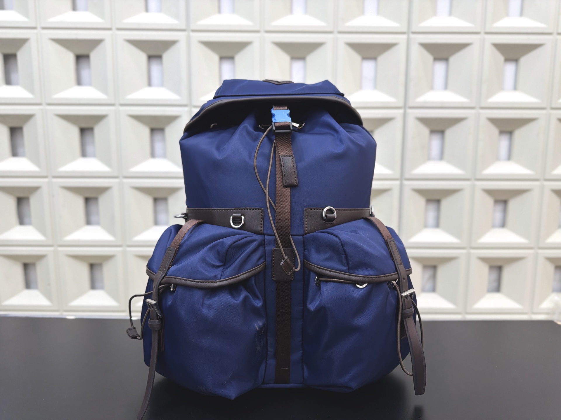 _dt09s46mCMafD29EfEkNnloh9mHrOOJVaAKzlvQ