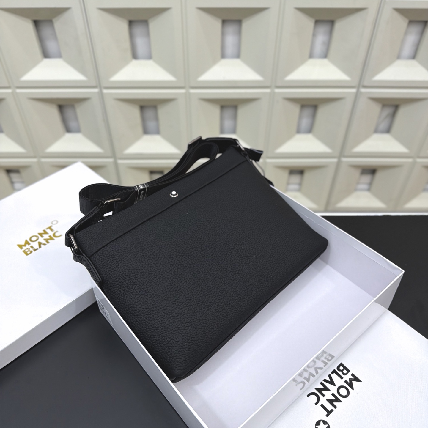 _dbw9sJJMWH1vbTla6Yif7msdZqJbL-u8-a1ojvQ