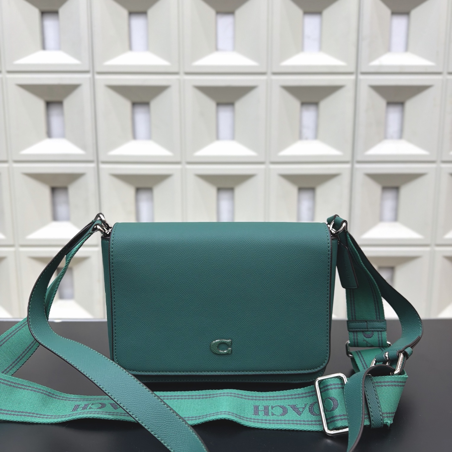 _dzJ9si9-Ox9zwgftik7B6sDz_yj9g4NhAjrv1_A