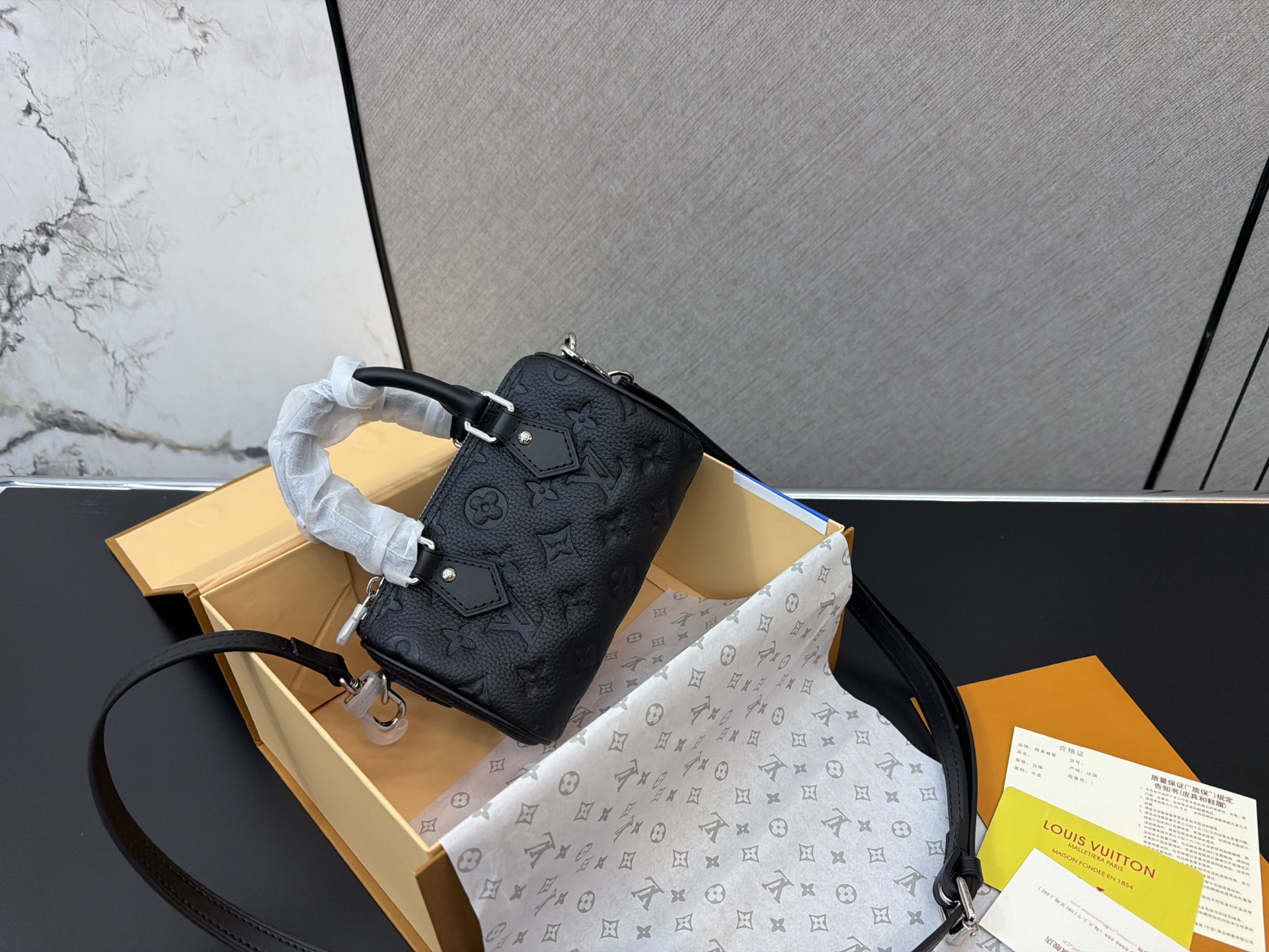 P218louisvuitton Louis Vuitton | Lv Speedy Leather Shoulder Crossbody Bag, Pillow Bag, Unisex, Classic And Versatile, Real Shot, Fabric, High-end Quality, Delivery Gift Box 16cm.