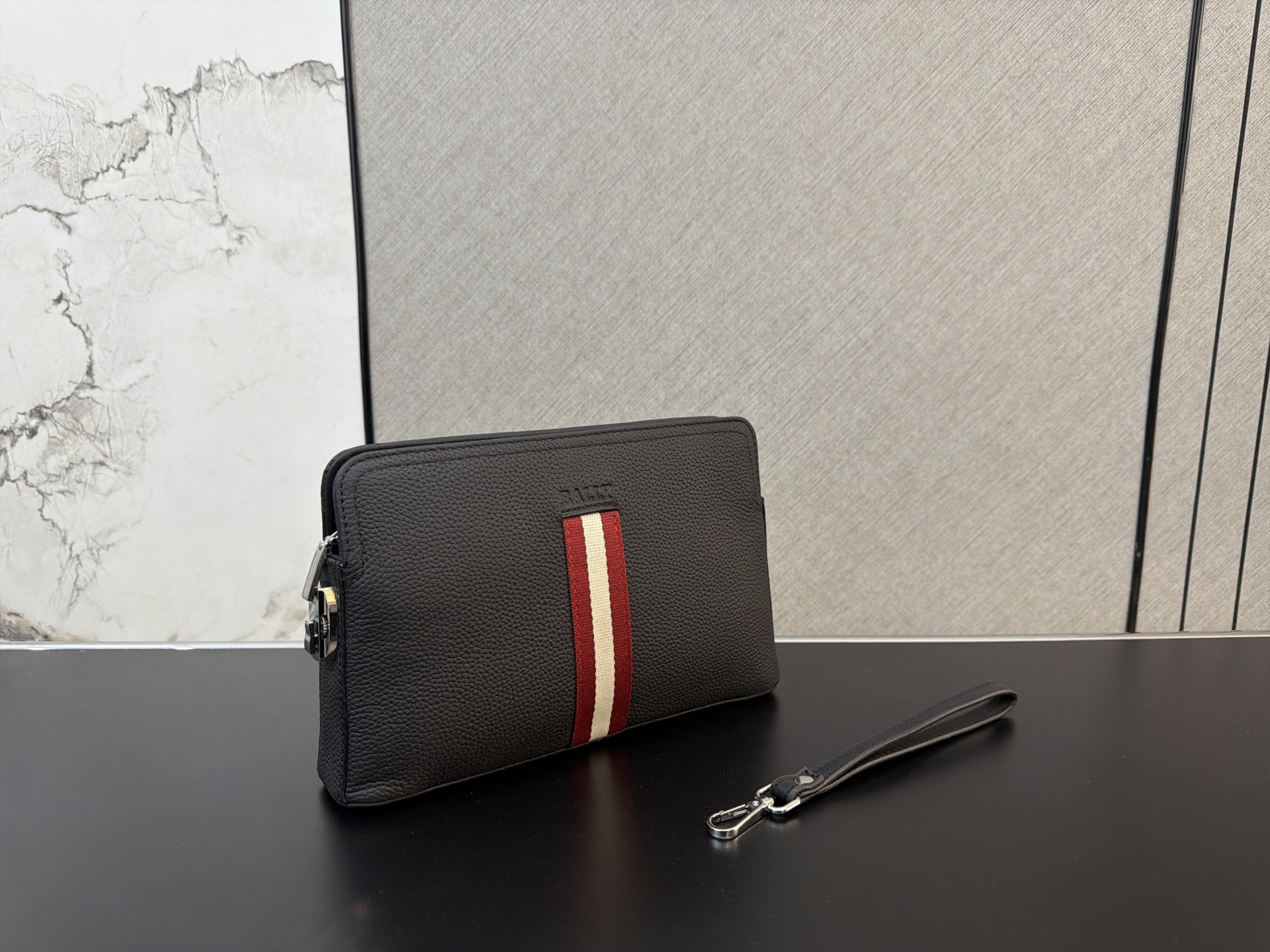 Bally Bolso de mano con cerradura de combinación de piel de primera capa, clásico y versátil, fotografía real, gran cap…