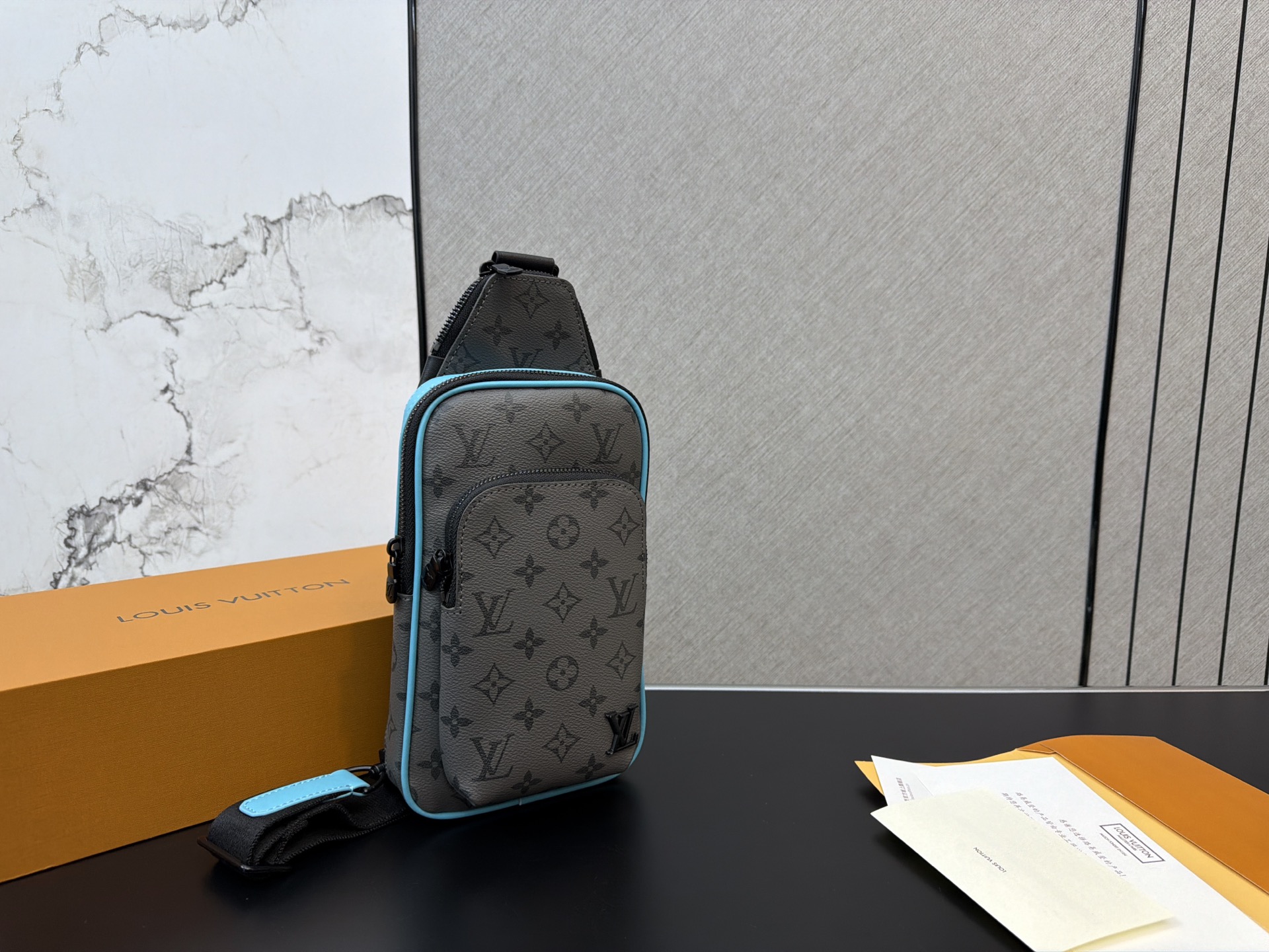 Louis Vuitton Crossbody Bag 11330